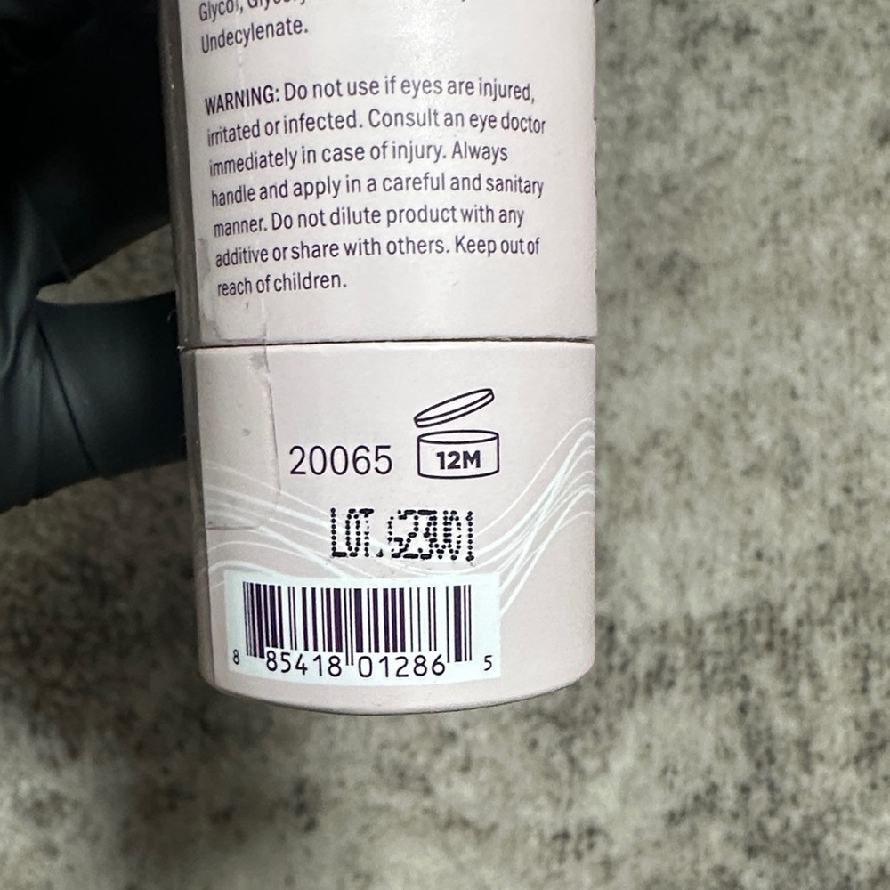 Keranique Lash Enhancing Serum in Pink Tube - Picture 4 of 6